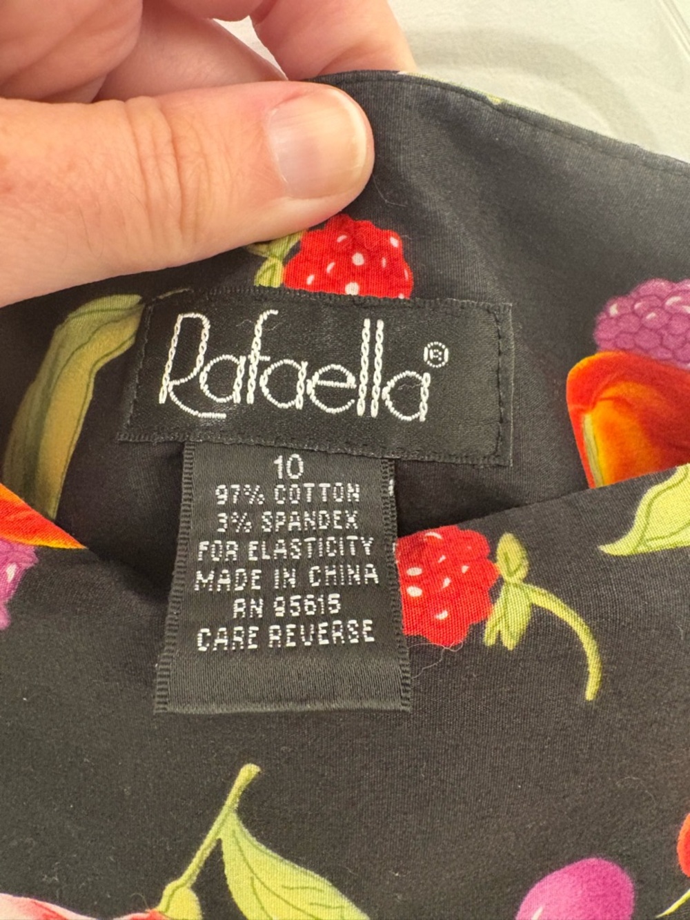 Vintage Y2K Black Rafaella Fruit Flower Print Novelty A-line Skirt Size 10 - Picture 5 of 9